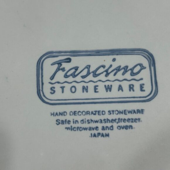 Fascino Stoneware by Yamaha Hand Decorated Stoneware Dinner Plates. Discontinued - Picture 5 of 9